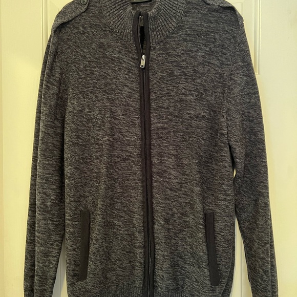 EUC Stylish Men’s DKNY Zip up Sweater - Size XL - Picture 5 of 8